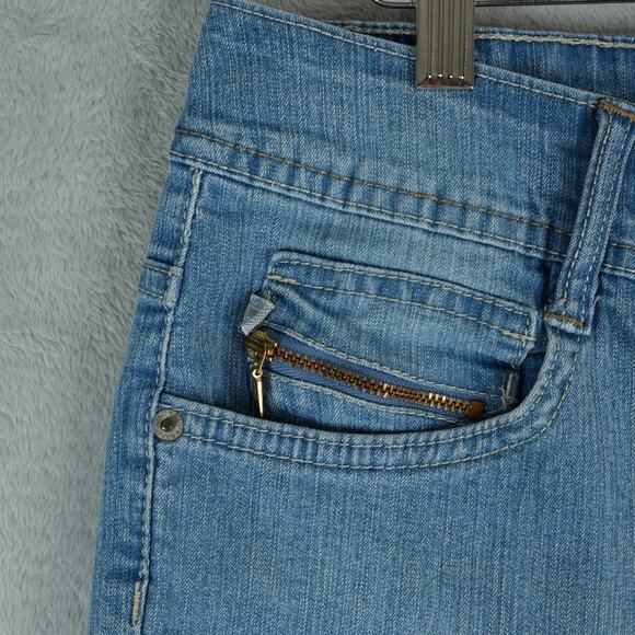 Bandolino Blu Jeans Capris Womens 8 Blue Midrise Light Wash Stretch 16.5" Inseam - Picture 4 of 11